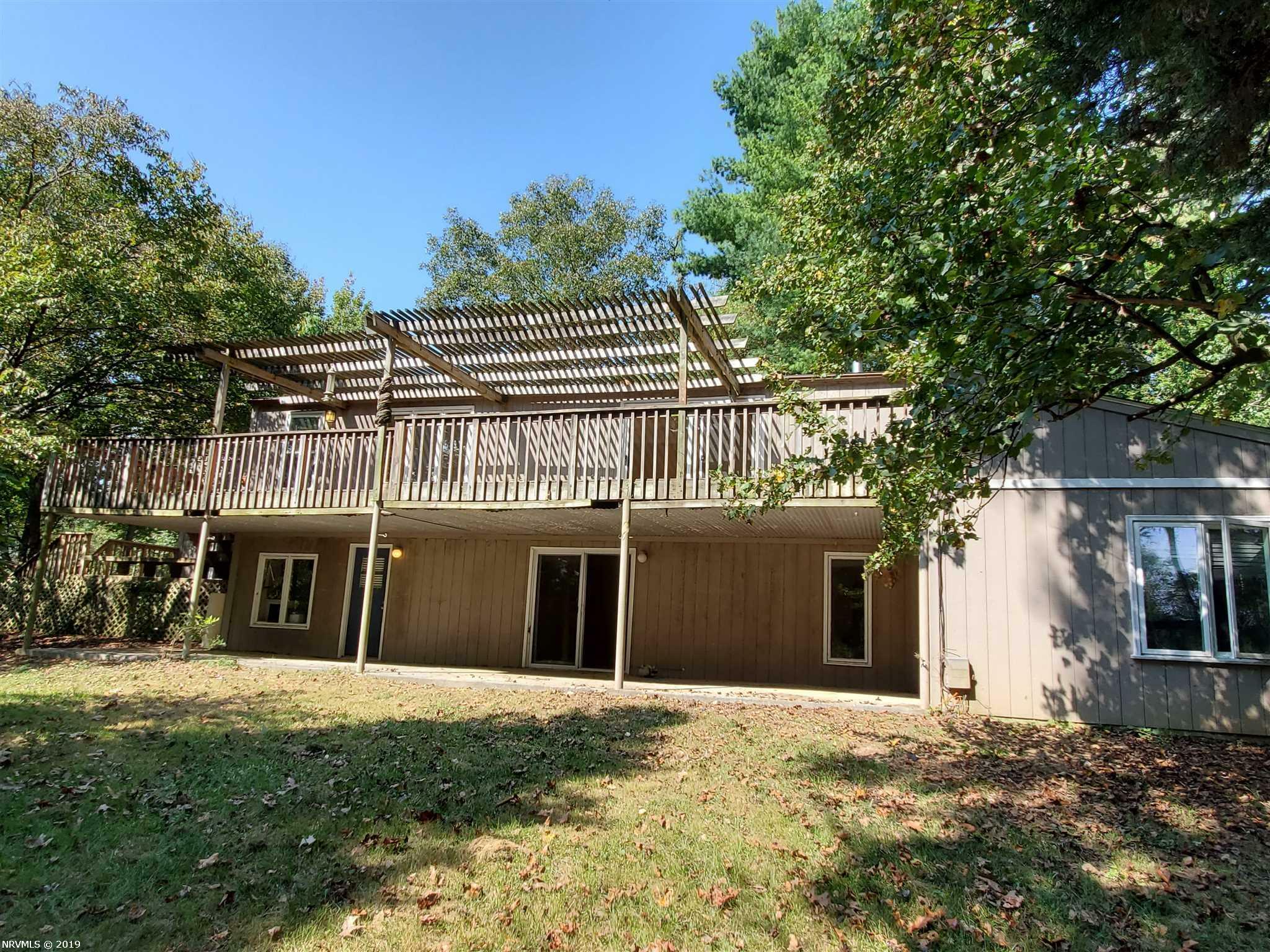 Property Photo:  710 Black Bear Run Road  VA 24073 