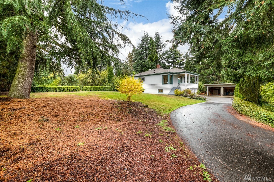 Property Photo:  16416 2nd Ave SW  WA 98166 