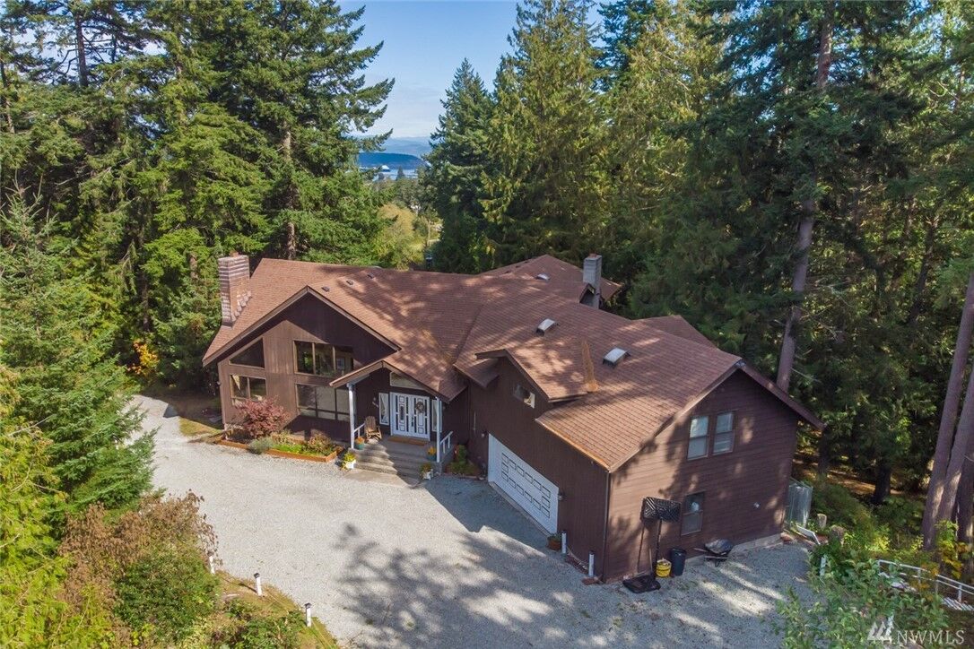 Property Photo: 5618 Heart Lake Place WA 98221