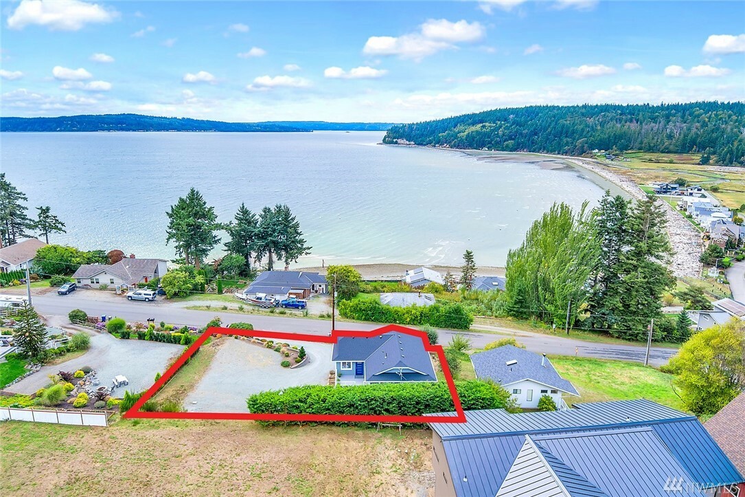 Property Photo: 2225 Wagner Rd WA 98282