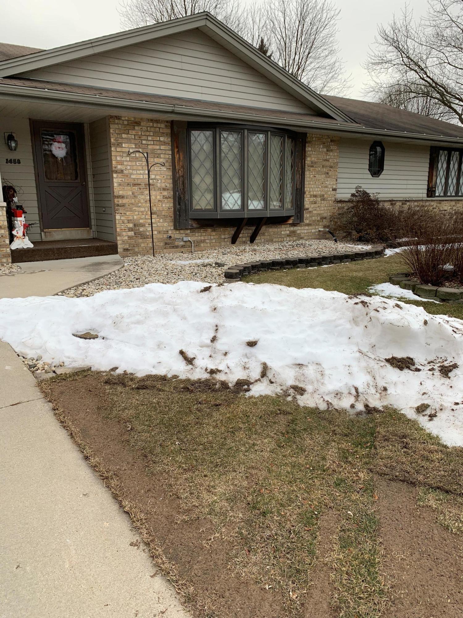 Property Photo:  1458 Heather Cir  WI 53033 