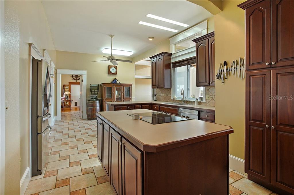Property Photo: 6459 Sunnyside Drive FL 34748
