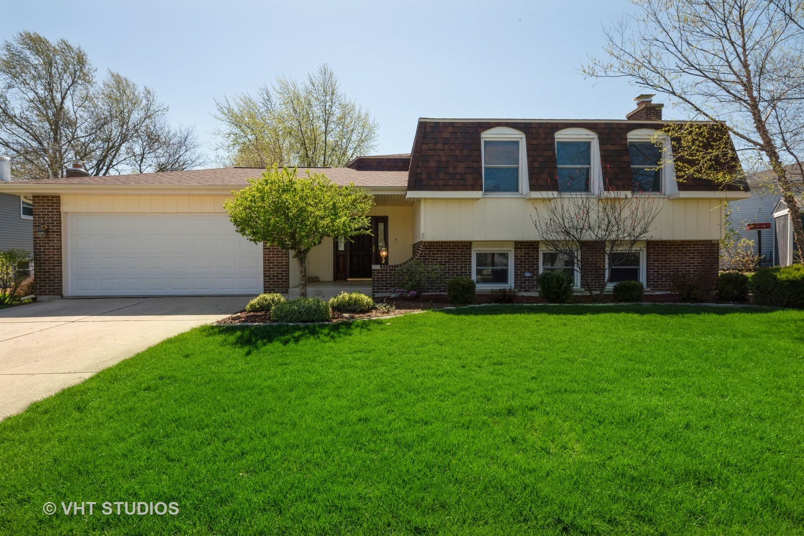 Property Photo: 1514 Coloma Place IL 60189