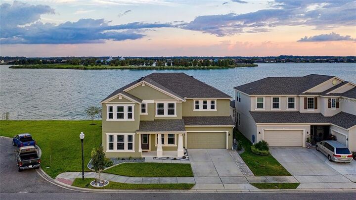 Property Photo:  425 Blue Cypress Drive  FL 34736 