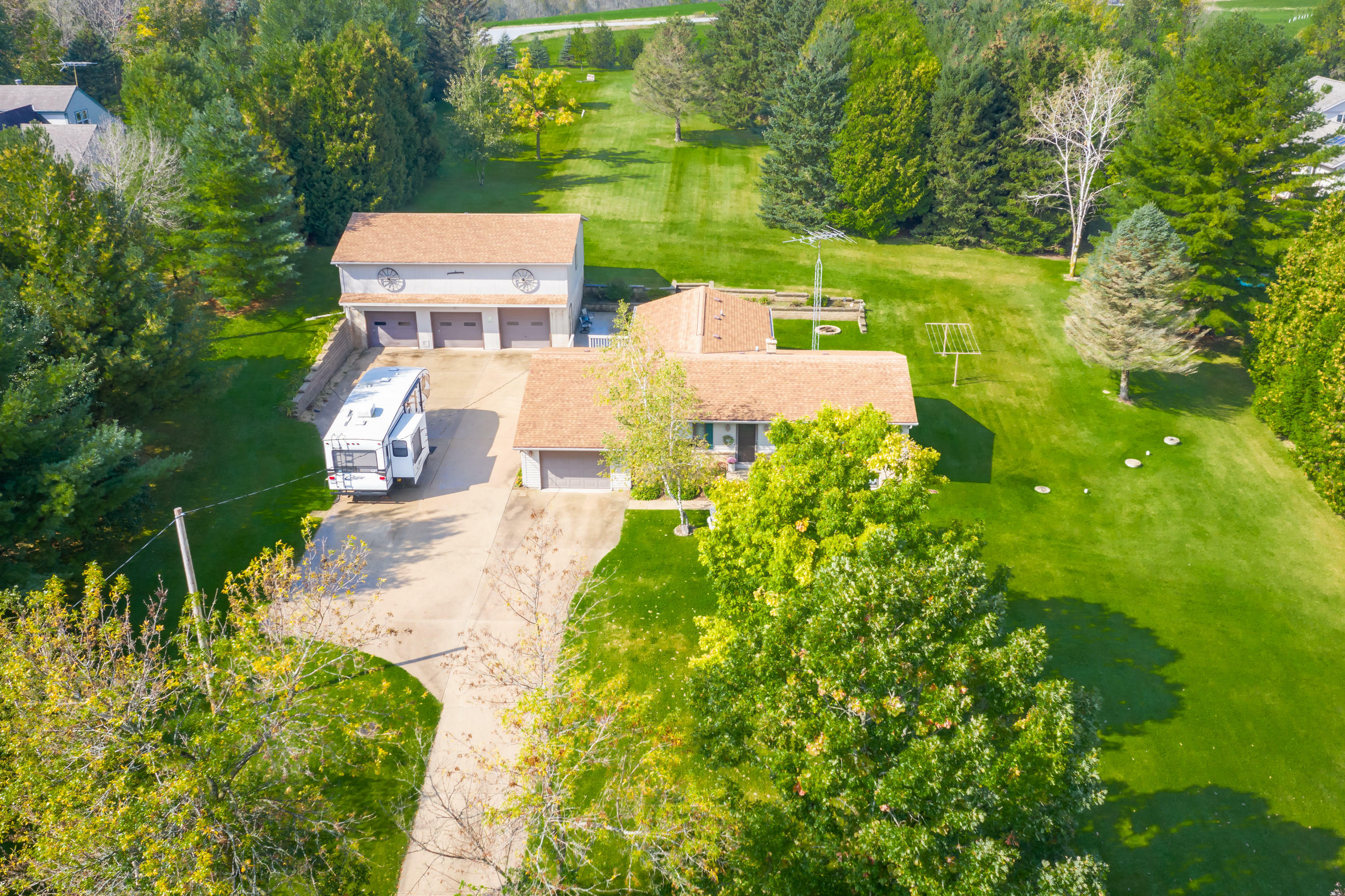 Property Photo:  7513 Nenno Rd  WI 53002 