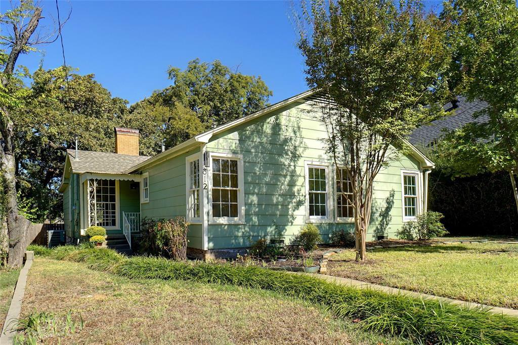 Property Photo:  812 Haynes Street  TX 76201 