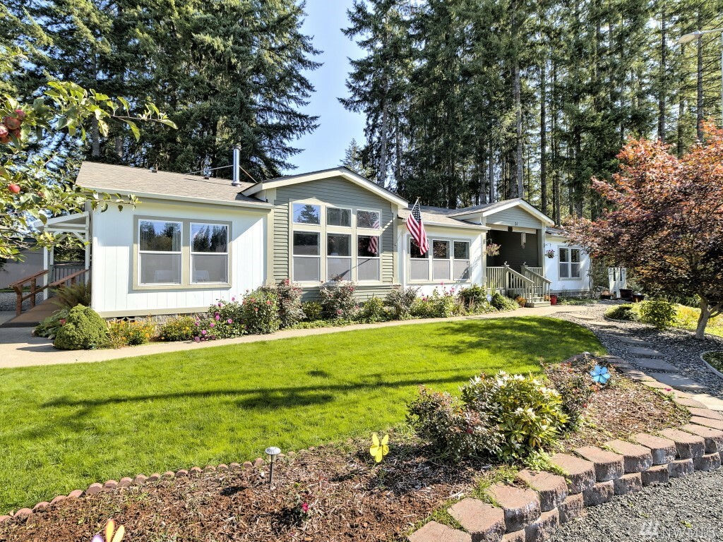 Property Photo:  51 E Park Dr  WA 98584 