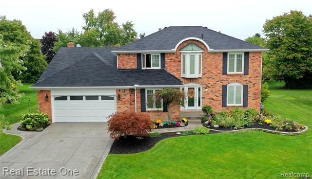 Property Photo:  372 Fordcroft Drive  MI 48309 