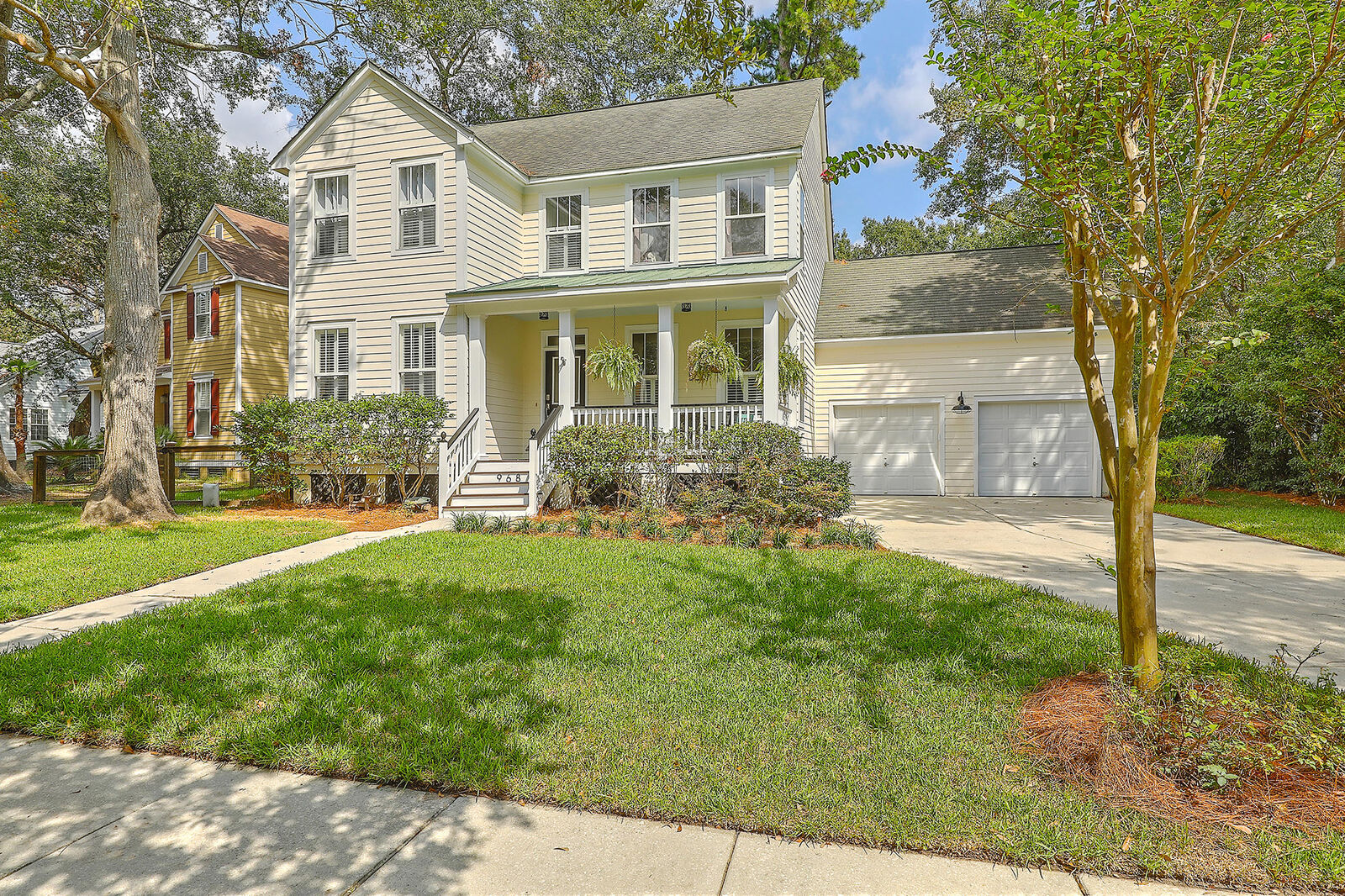 Property Photo: 968 Etiwan Park Street SC 29492