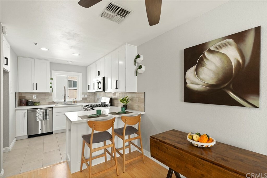 Property Photo:  334 S Walnut Avenue F  CA 98282 