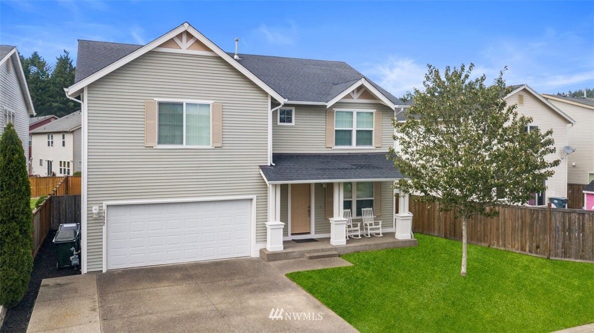 Property Photo:  17822  Silver Creek Avenue E  WA 98375 