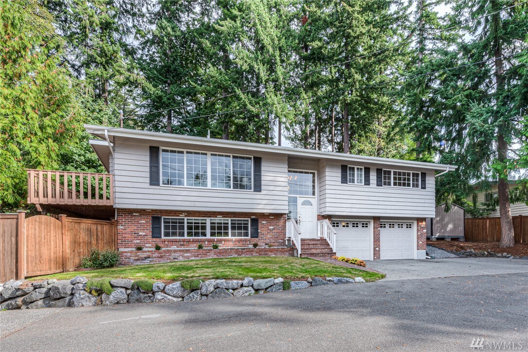 Property Photo:  20031  88th Avenue W  WA 98026 