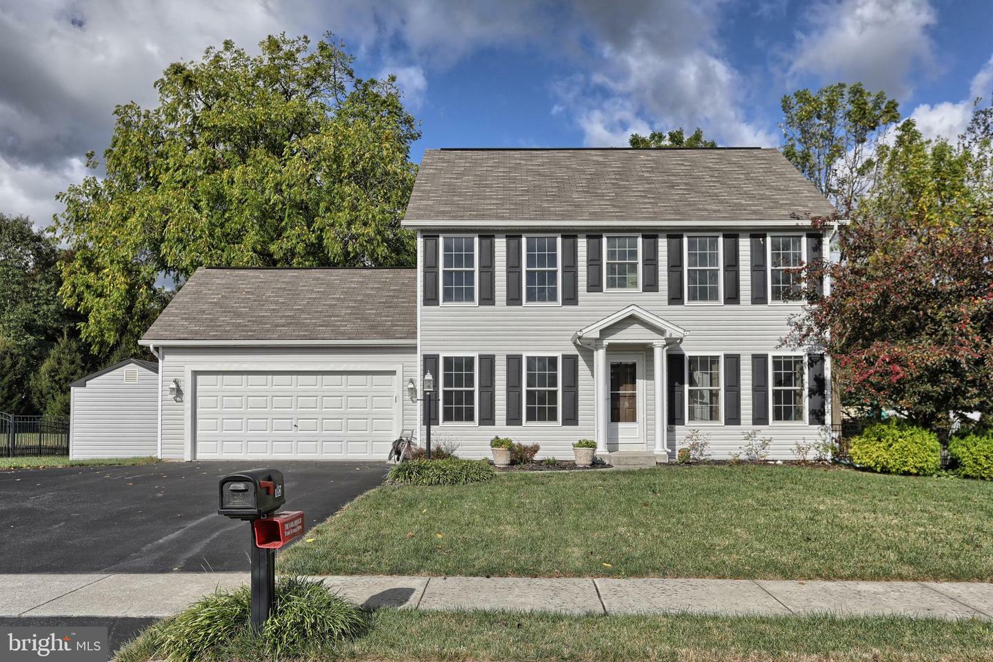Property Photo: 185 Woodlawn Avenue PA 17078