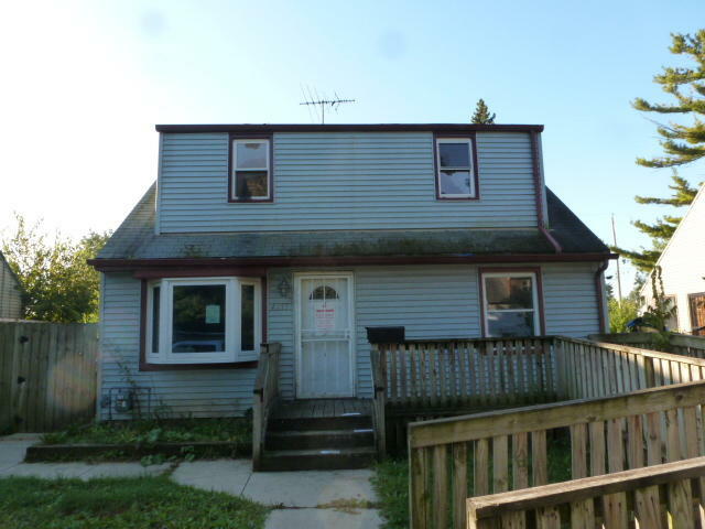 Property Photo: 4819 W Luscher Ave WI 53218