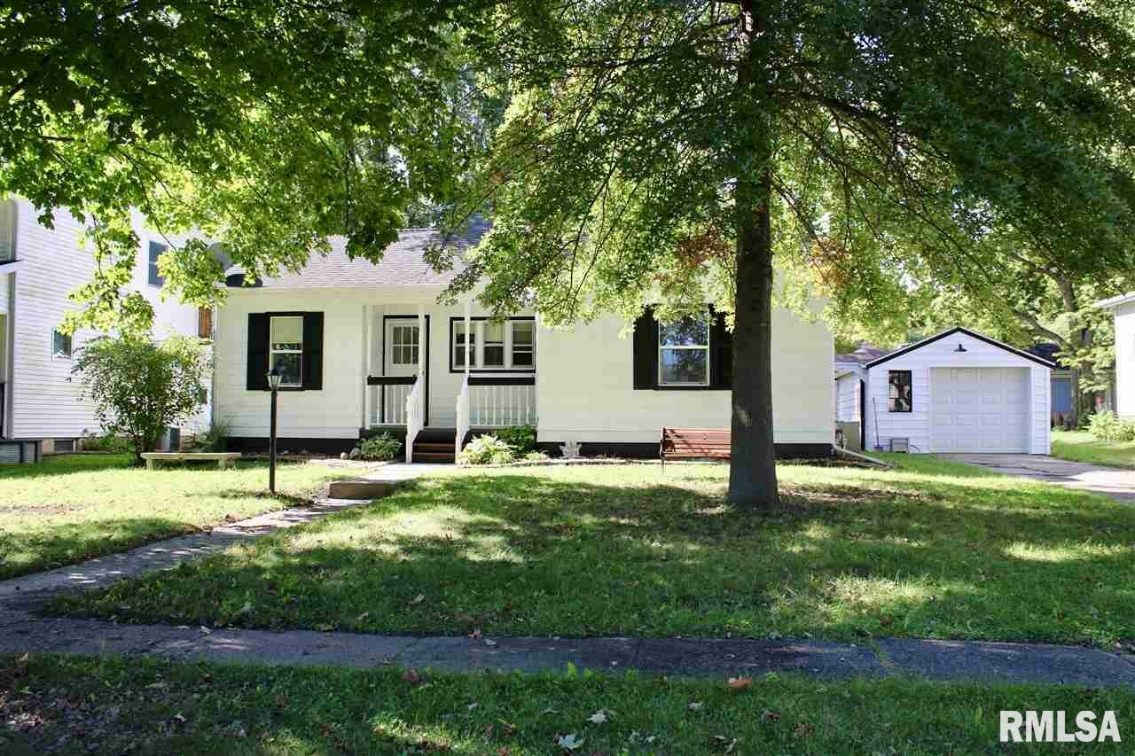 Property Photo:  402 S White  IL 61755 