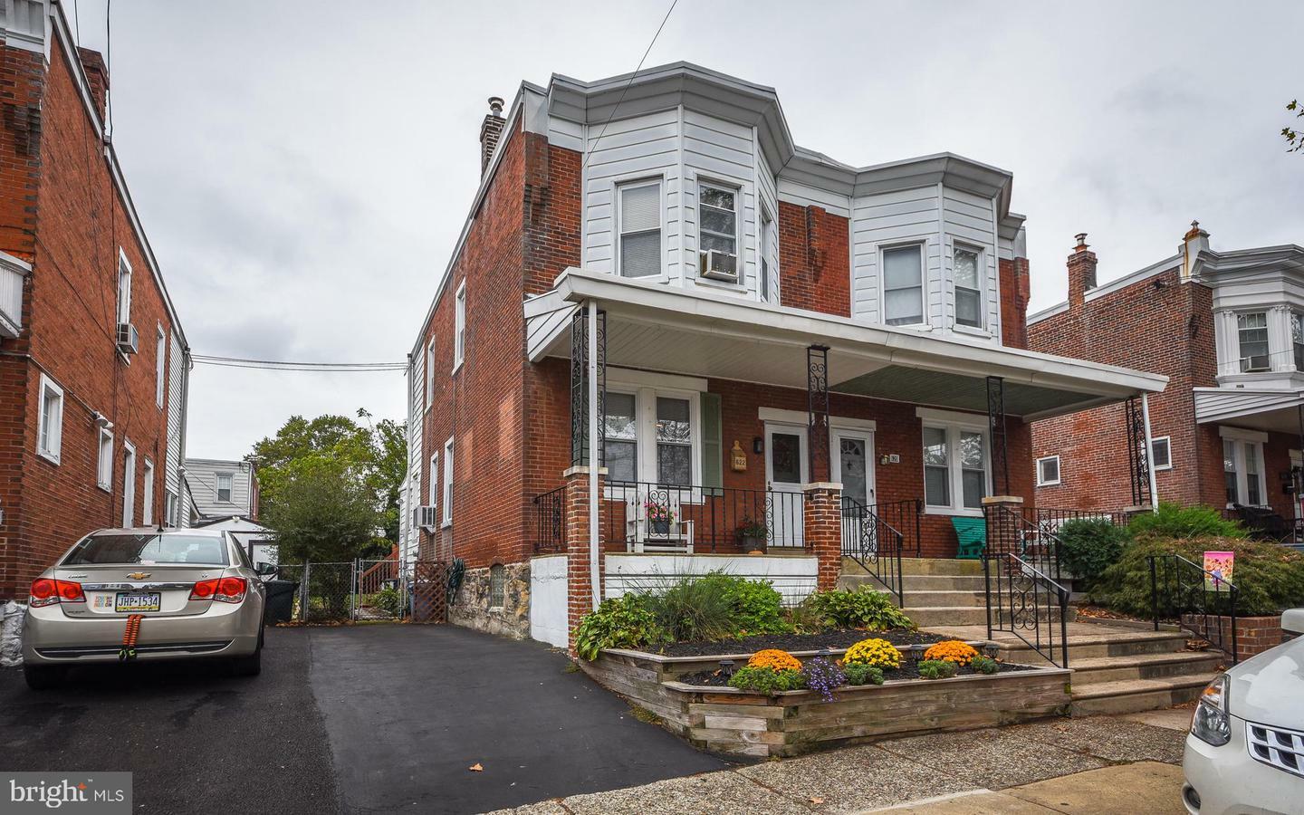 Property Photo:  622 Arthur Street  PA 19111 