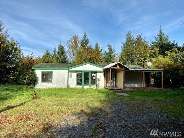 Property Photo:  21611  185th Stct E  WA 98360 