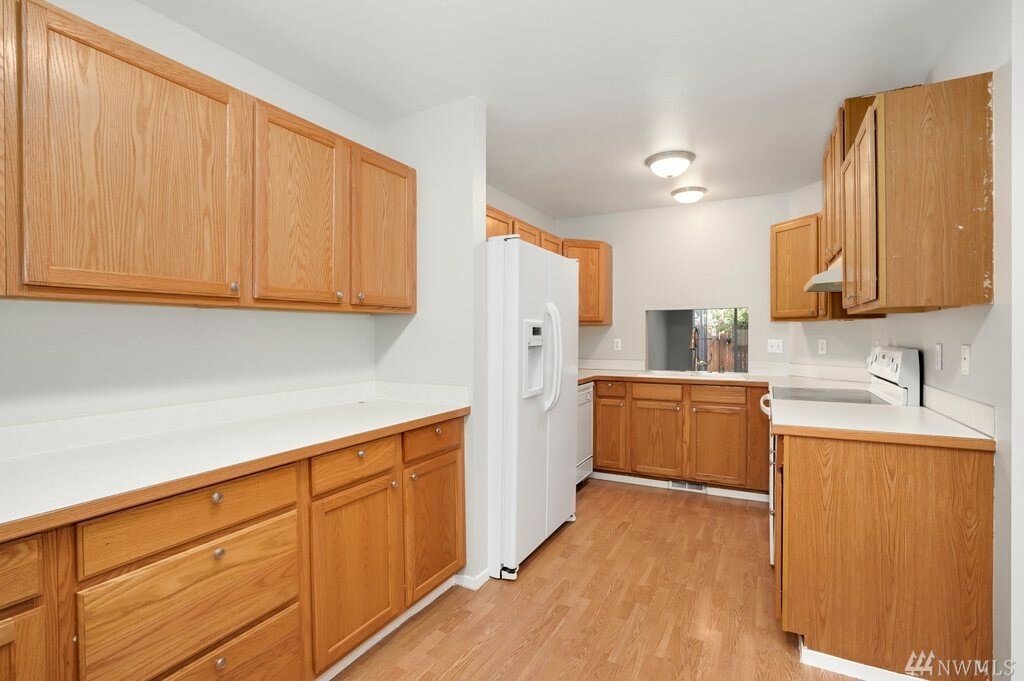 Property Photo:  805 W Main St B  WA 98272 