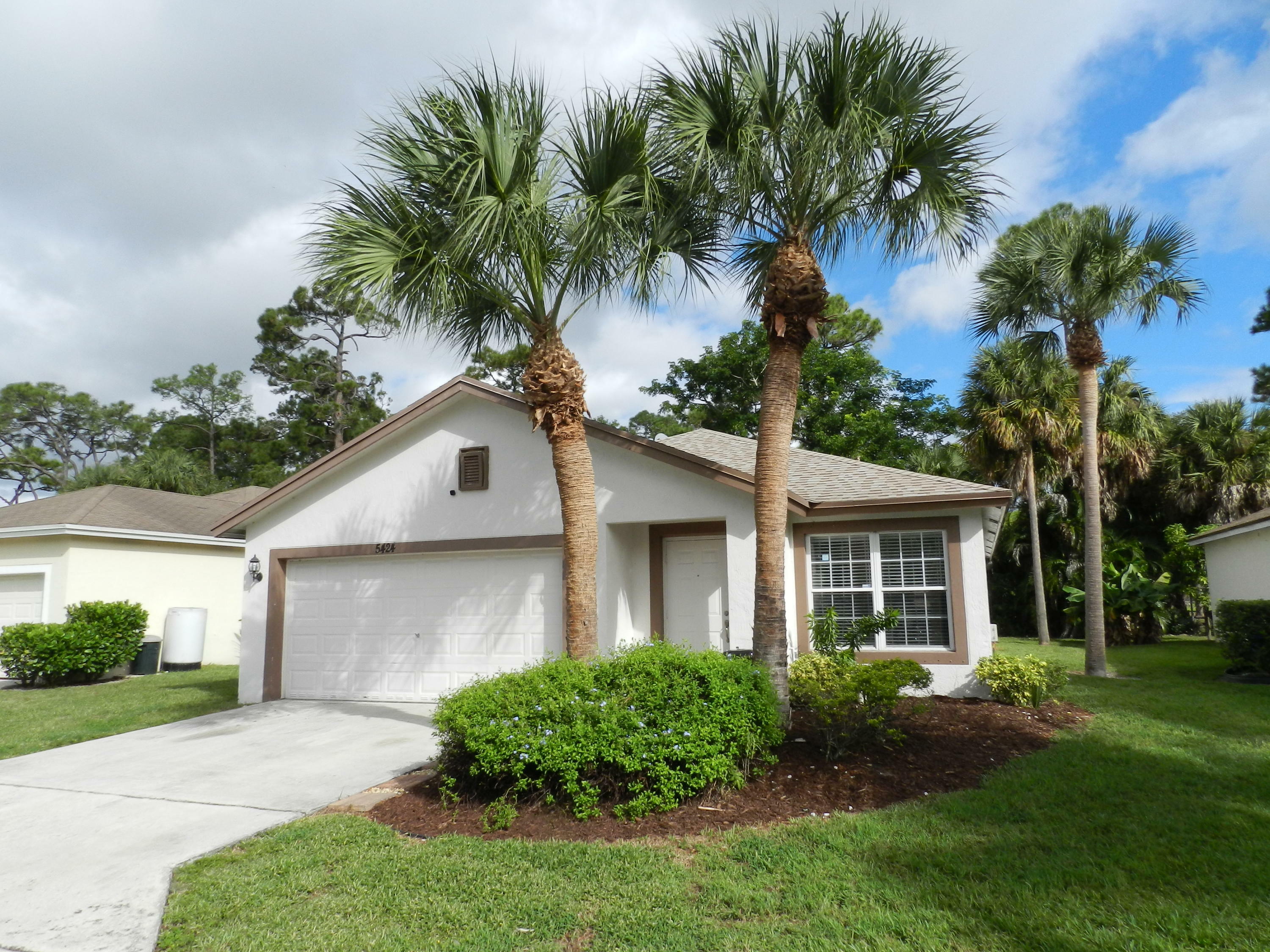 Property Photo: 5424 Club Circle FL 33415