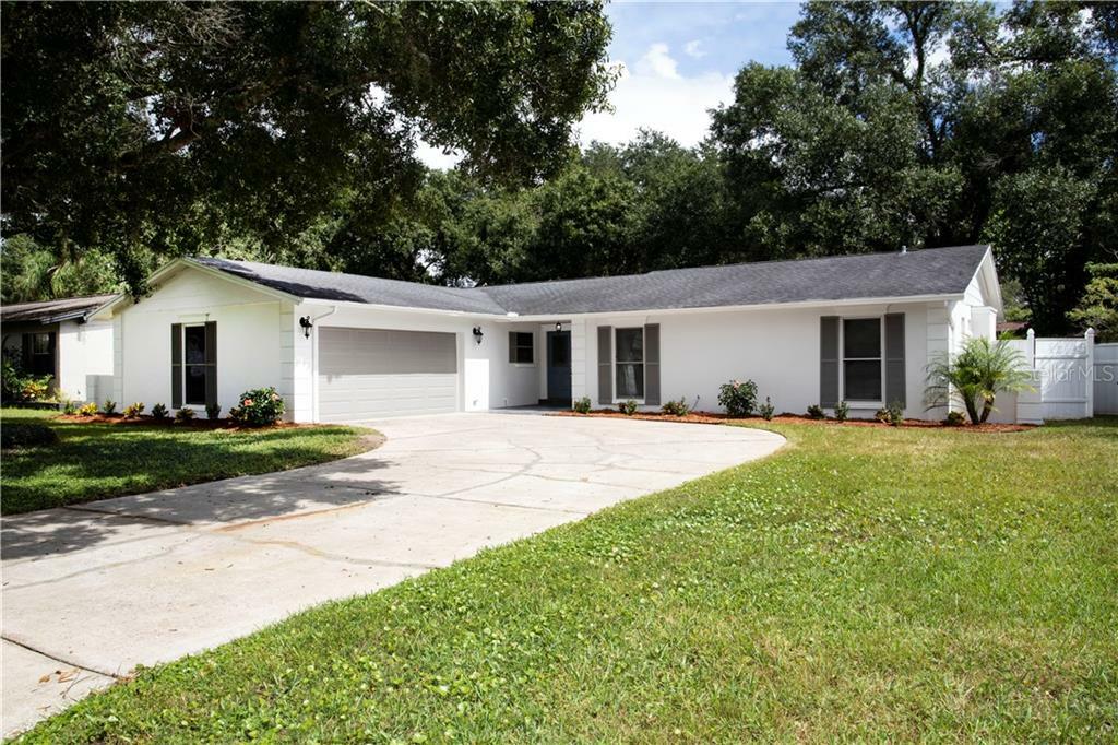 Property Photo:  11305 Carrollwood Estates Drive  FL 33618 