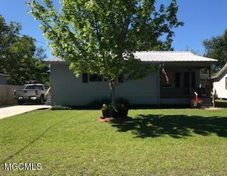 Property Photo:  2122 Taft Avenue  MS 39567 