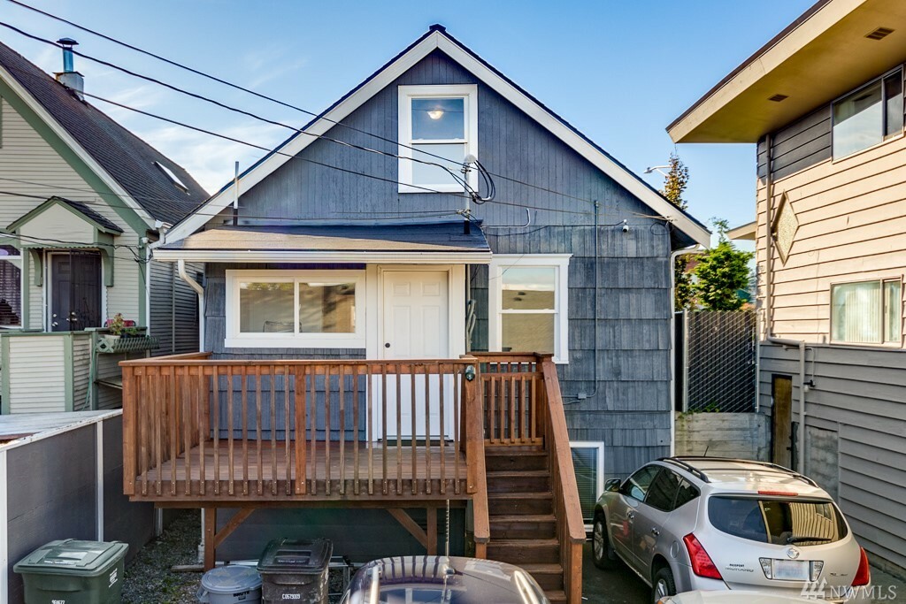 Property Photo: 3615 Colby Ave WA 98201