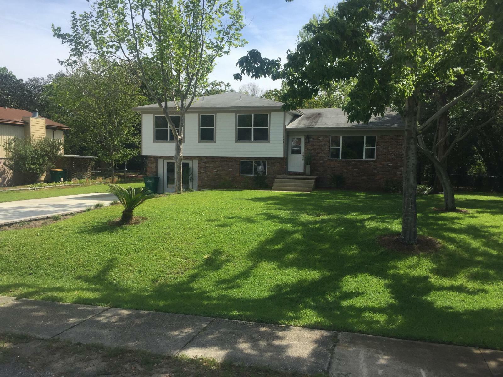 Property Photo:  608 Benning Drive  FL 32541 