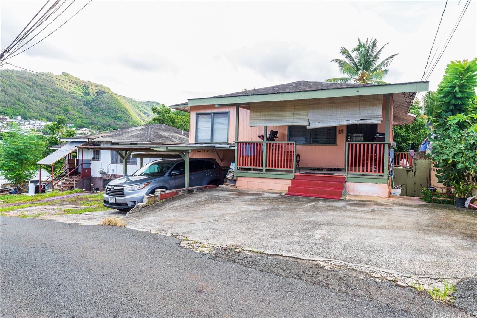 Property Photo:  2322E Kalihi Street  HI 96819 