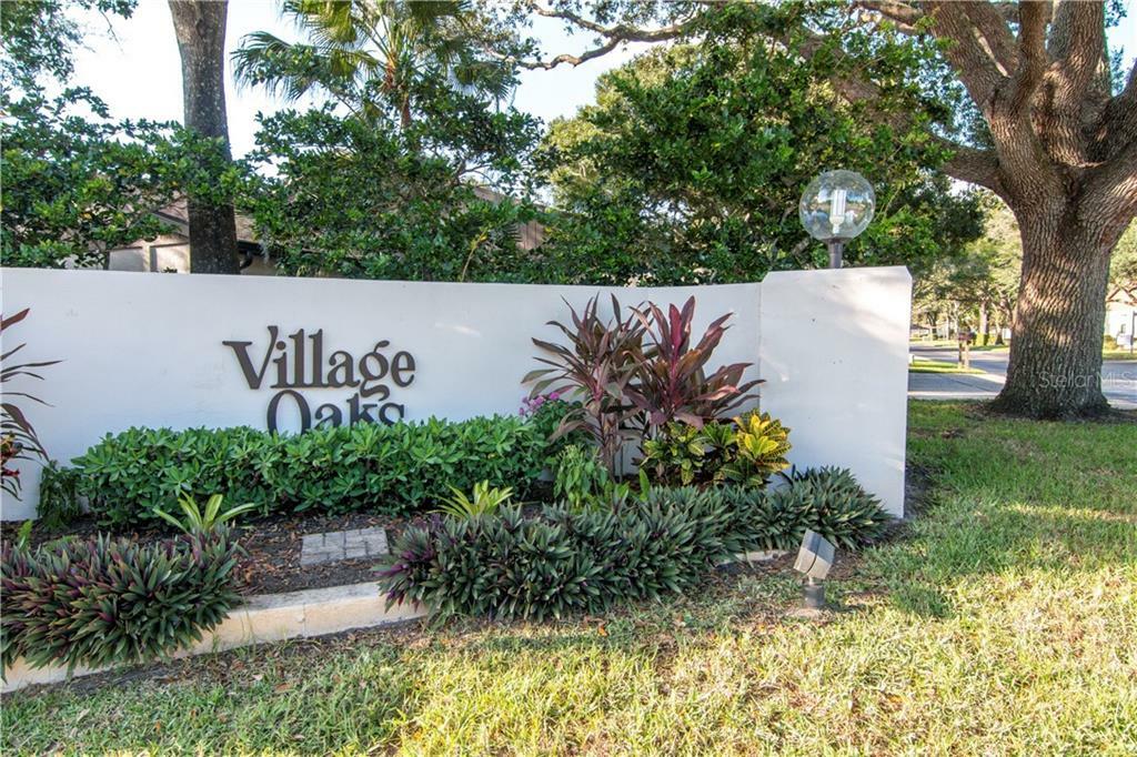 Property Photo:  207 Oak Hill Drive 8  FL 34232 