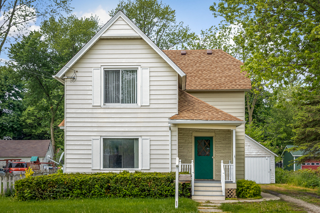 Property Photo: 621 N Seminary Avenue N IL 60098