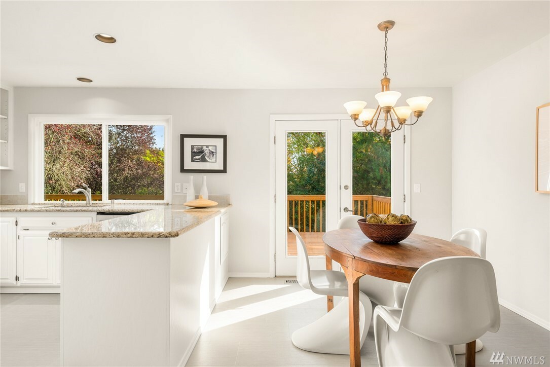 Property Photo: 7220 91st Place SE WA 98040