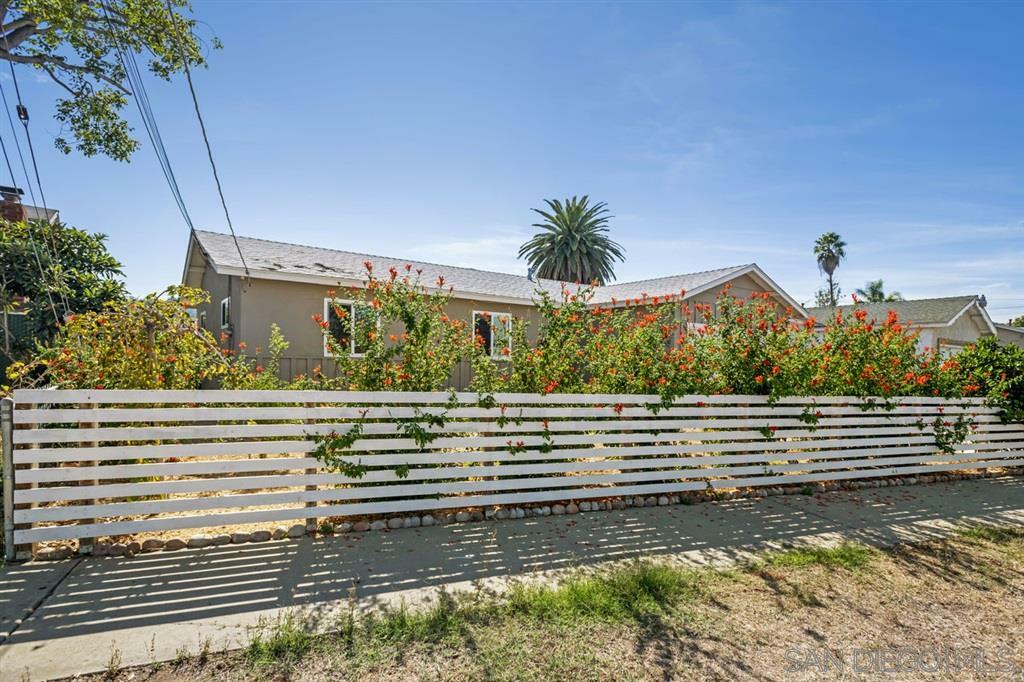 Property Photo:  427 Patricia Ln  CA 92020 