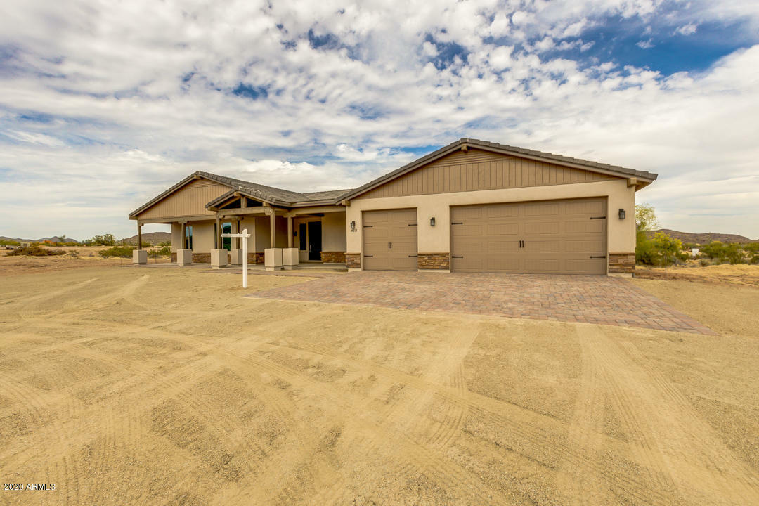 Property Photo:  14612 W Plum Road  AZ 85387 