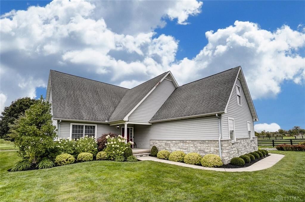 Property Photo: 735 Edenwood Drive 19 OH 45504