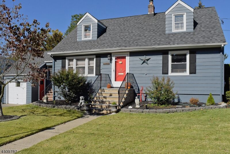 Property Photo:  3 Sweetwood Ct  NJ 07006 