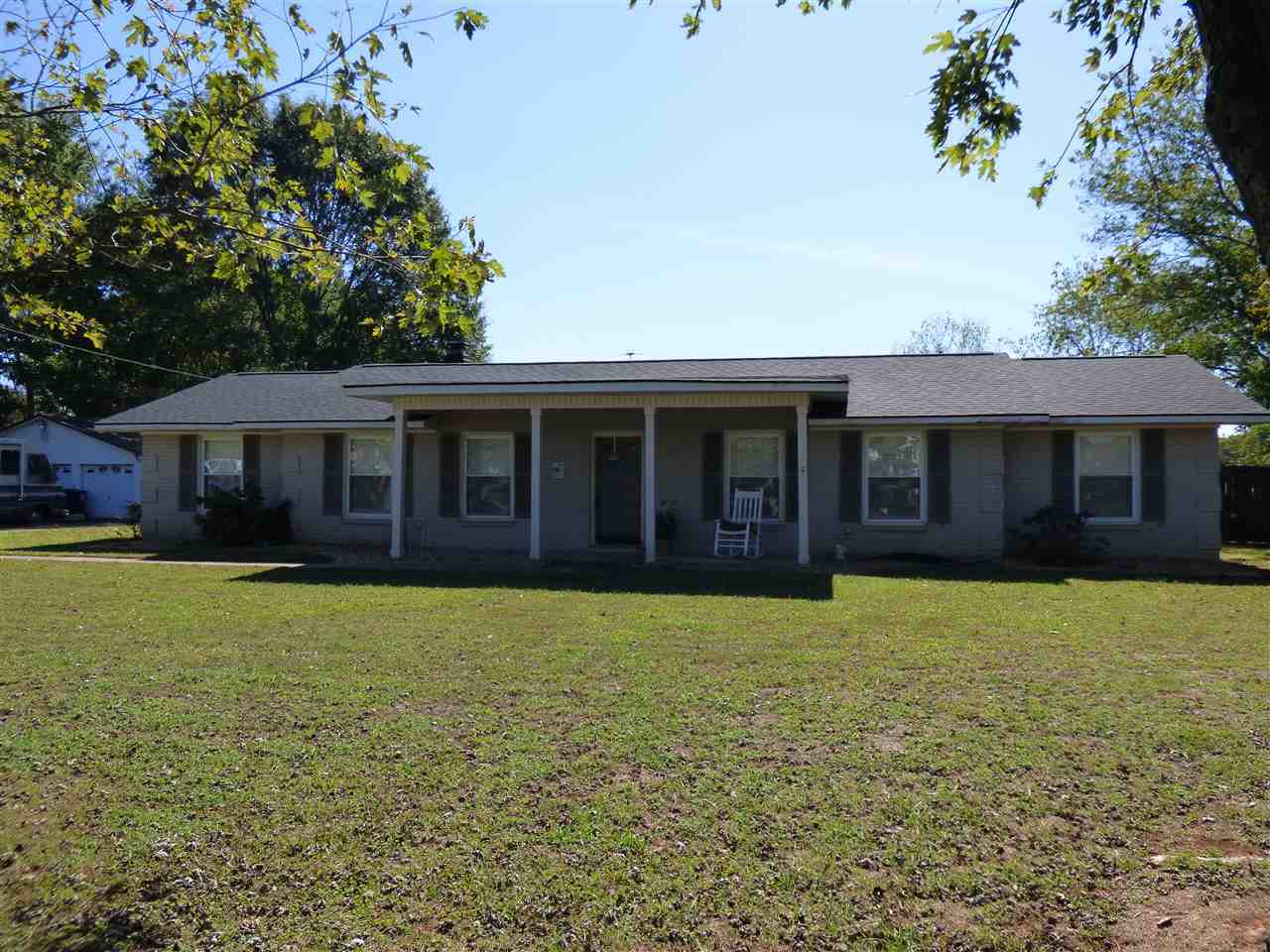 Property Photo:  106 Colonial Drive  AL 35759 