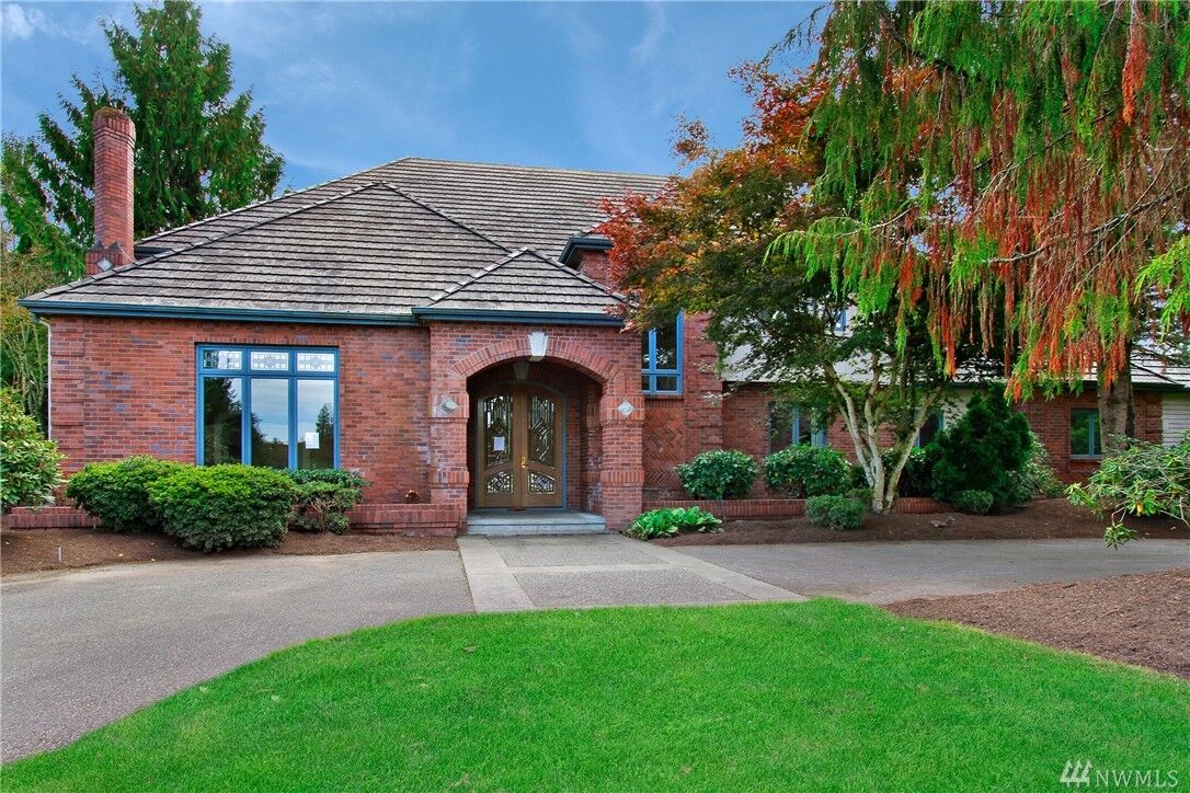 Property Photo: 20705 SE 24th Street WA 98075