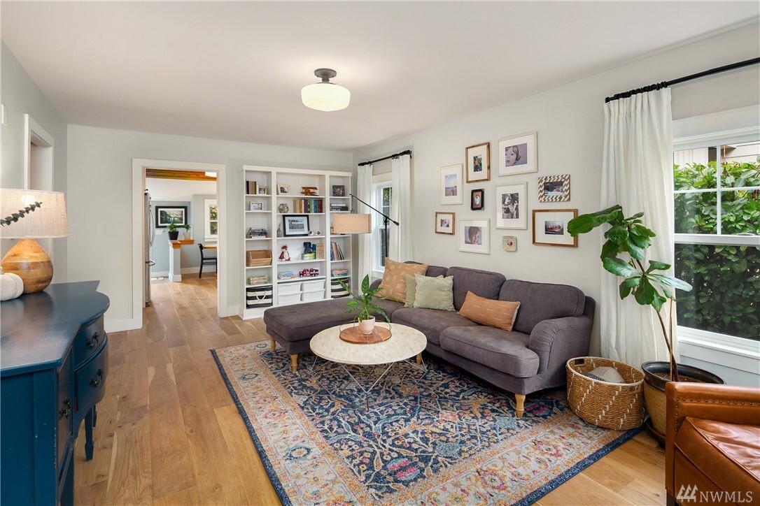Property Photo: 4027 42nd Avenue SW WA 98116