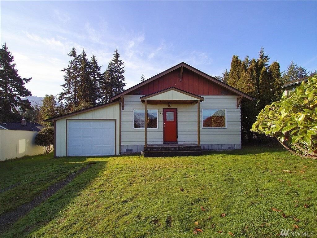 Property Photo:  1612 W Eighth St  WA 98363 