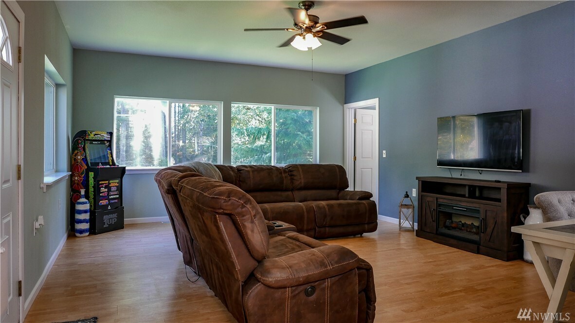 Property Photo:  5031 Sunnyslope Rd SW  WA 98367 