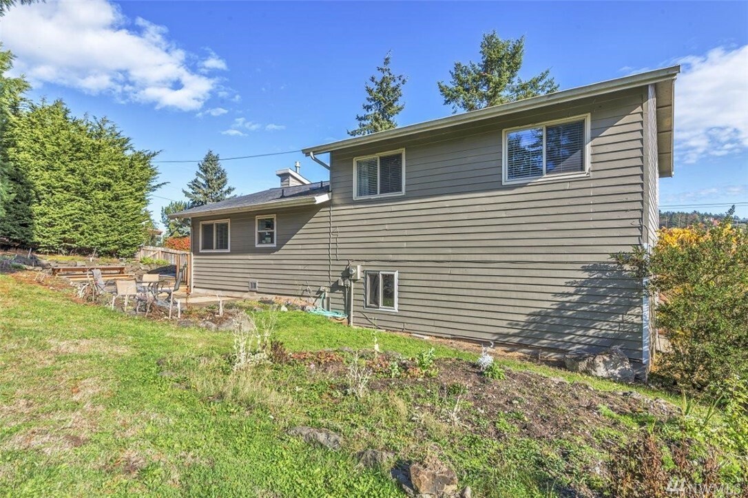 Property Photo:  3029 San Juan Ave  WA 98368 