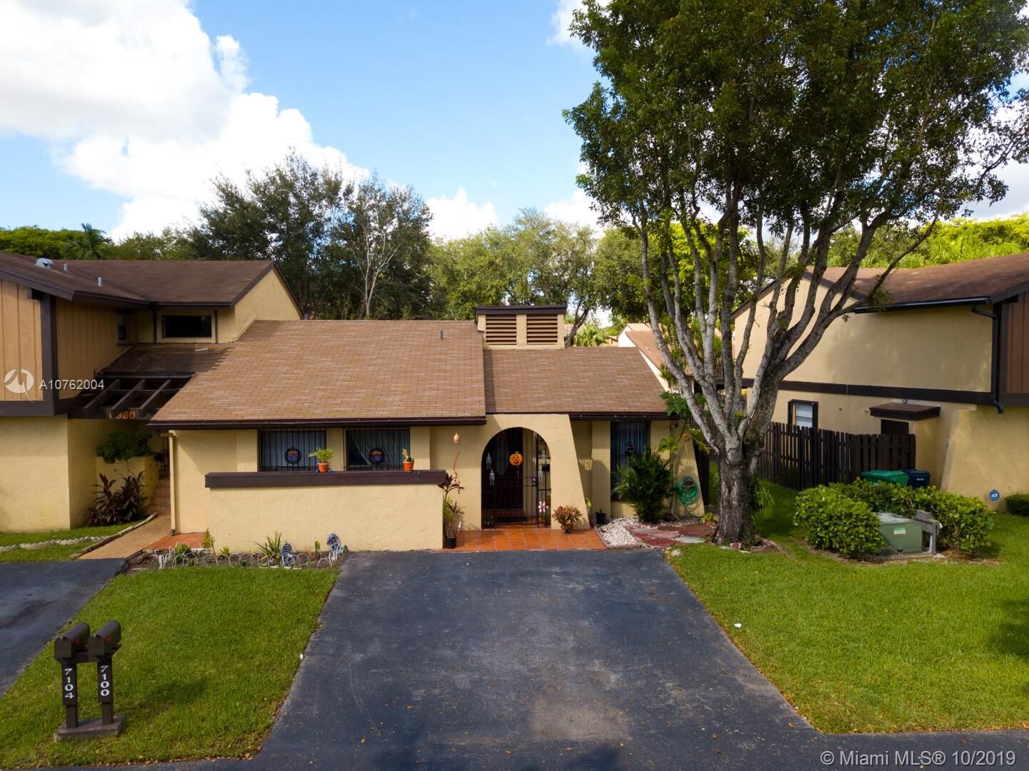 Property Photo: 7100 SW 127th Pl 7100 FL 33183