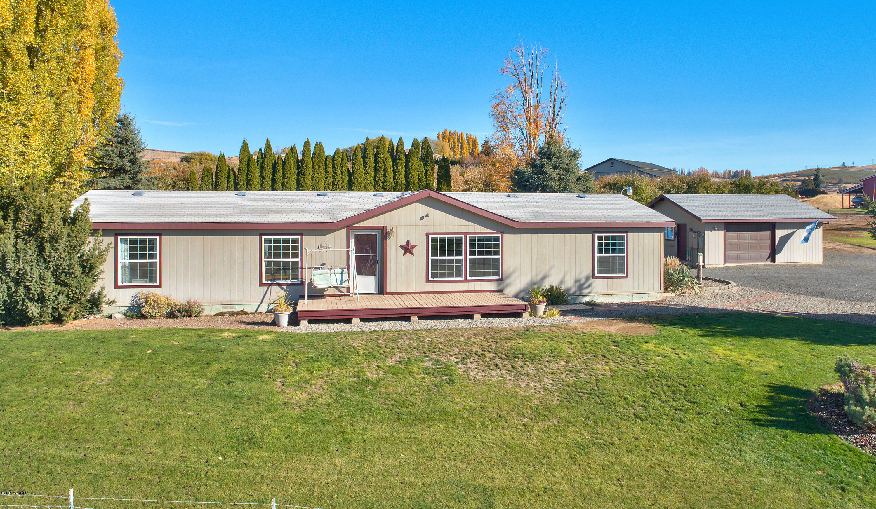 Property Photo:  500 Shadbolt Rd  WA 98908 