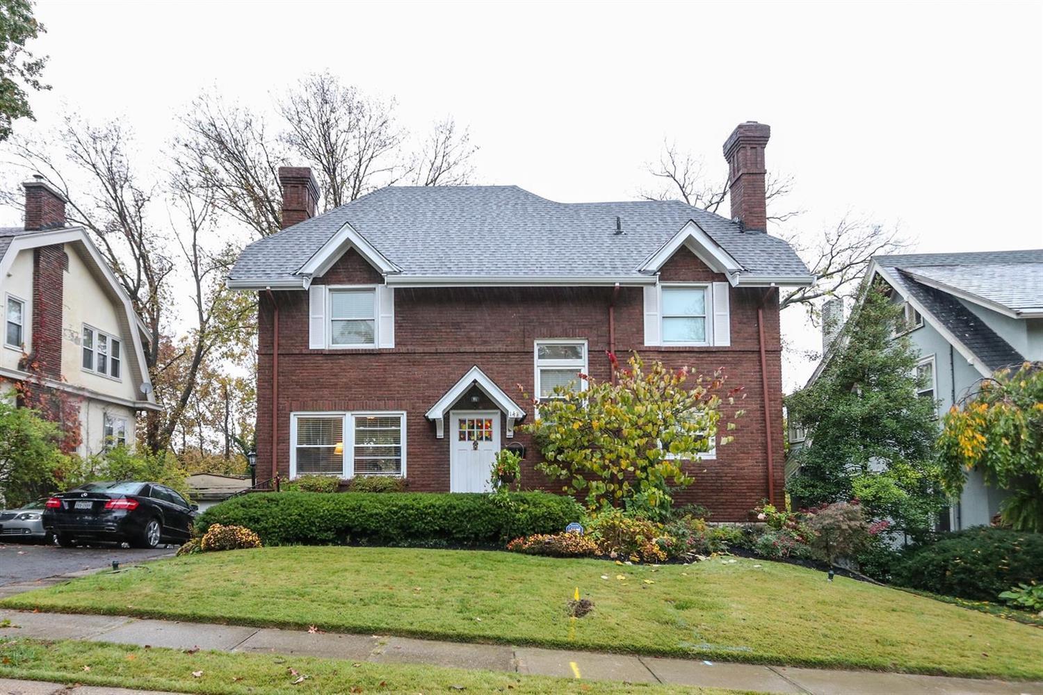 Property Photo:  14 Burton Woods Ln  OH 45229 