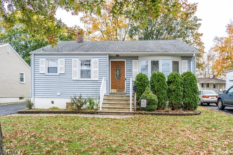 Property Photo: 324 Codrington Pl NJ 08805
