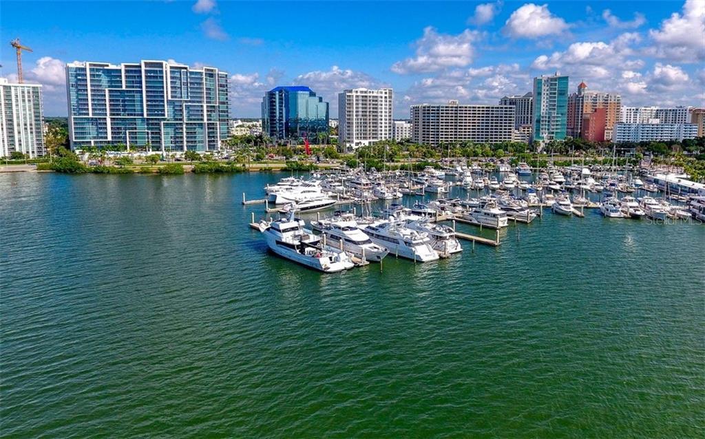 Property Photo:  1155 N Gulfstream Avenue 1502  FL 34236 