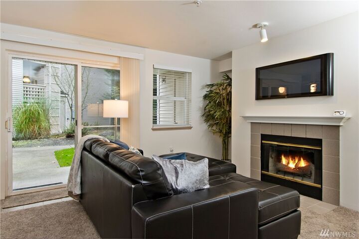 Property Photo:  4200  Smithers Avenue S B102  WA 98055 
