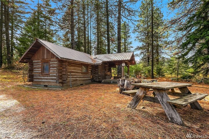 Property Photo: 11 Book Lane WA 98922