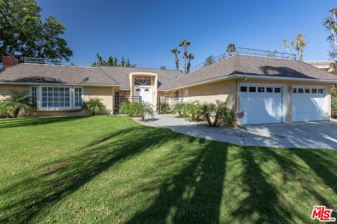 Property Photo:  19847 Merridy St  CA 91311 