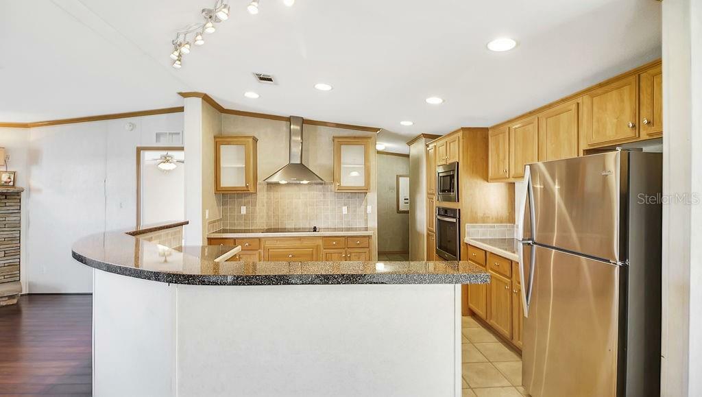 Property Photo: 14041 Roserush Court FL 34705